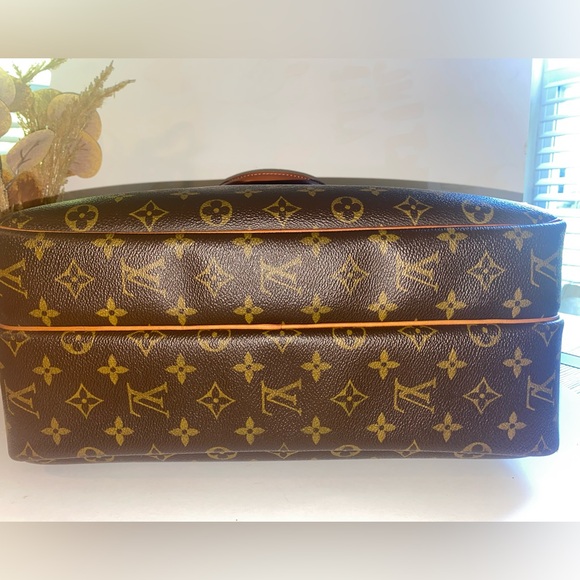 Louis Vuitton authentic large monogram reporter PM shoulder bag - Picture 8 of 13